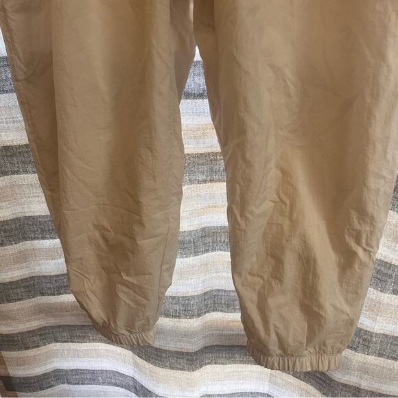 Nike Tan Windbreaker Crops Size 1X - Picture 6 of 10